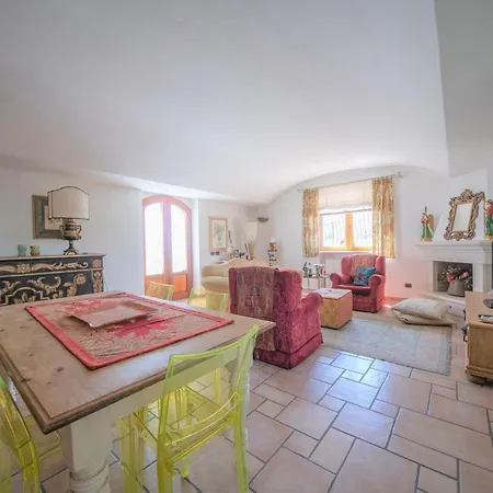 Trullo Leone 度假居 *